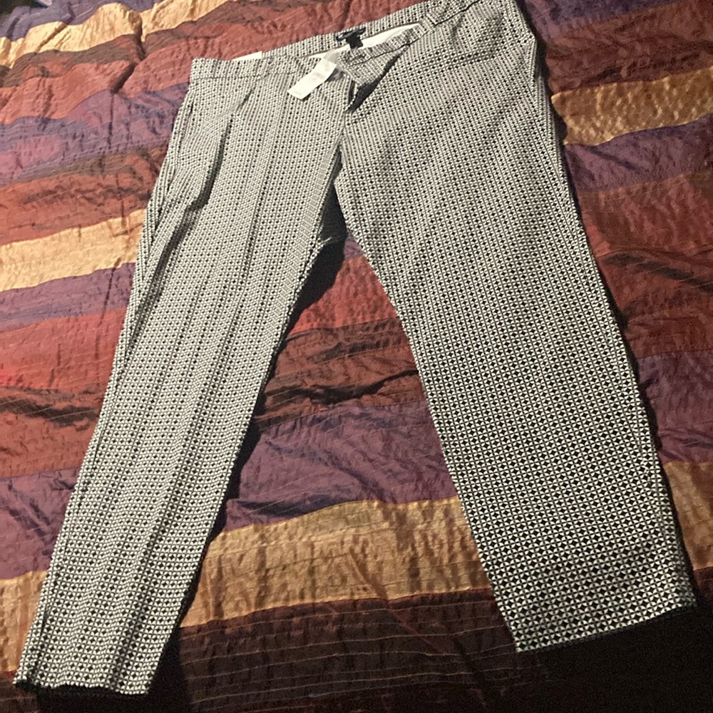 Women’s Black and White Patterned Pants